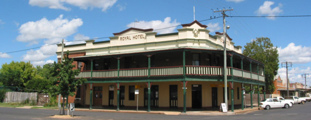 Shiralee_Royal_Hotel