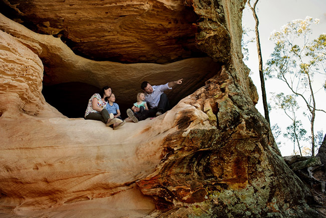 FAMILY-IN-CAVES-2